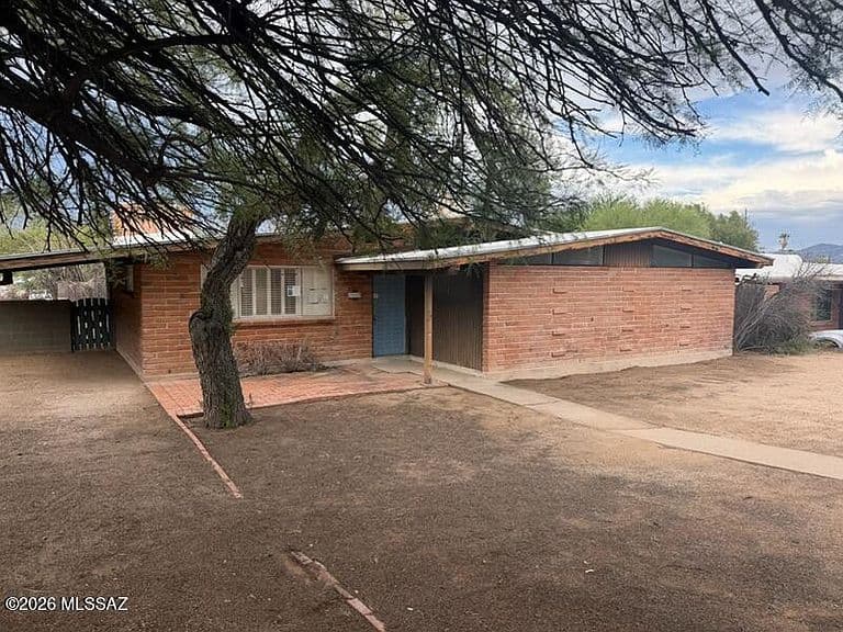 7017 E Luana Dr photo 1