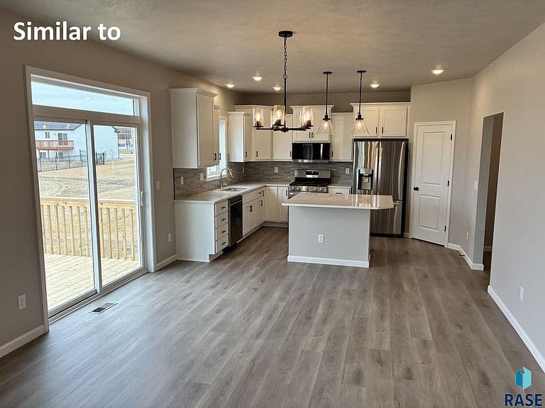 6229 W Goldberg Dr photo 3
