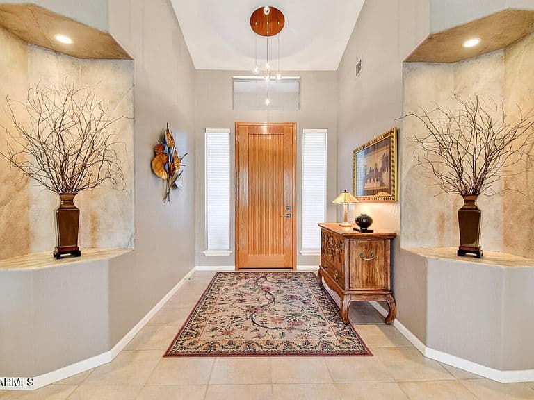 1047 W ARMSTRONG Way photo 3