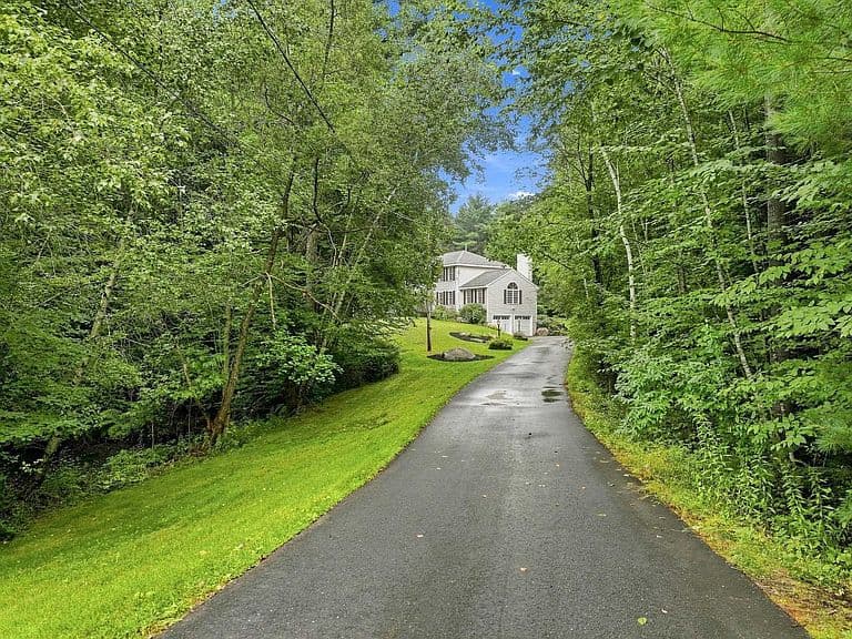 14 Benjamin Drive photo 3