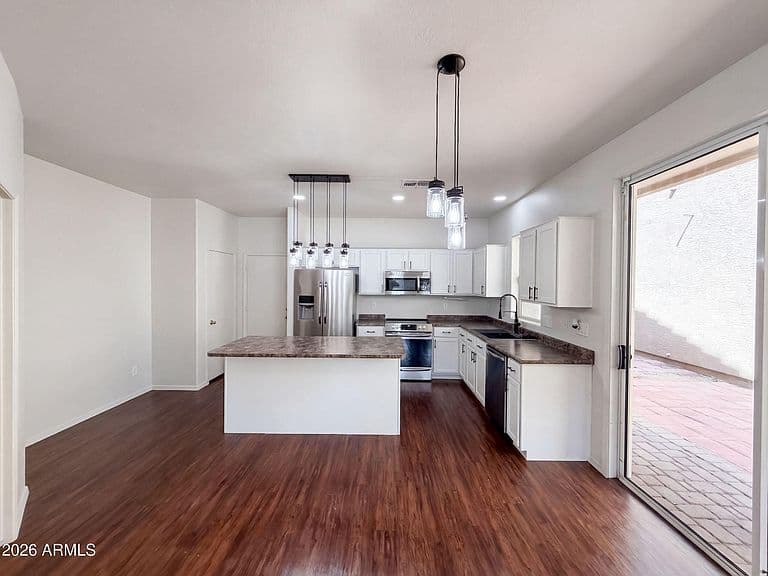 5416 W ALBENIZ Place photo 2