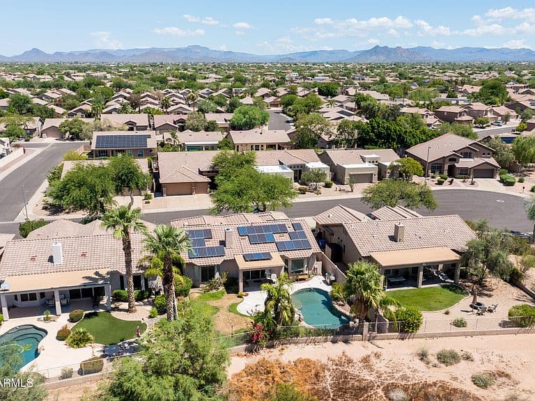 4409 E LARIAT Lane photo 1