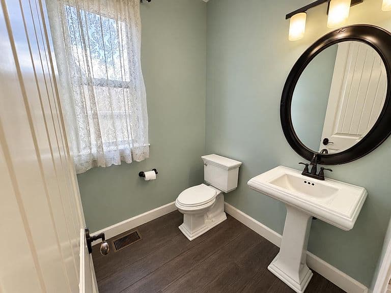 304 S Ryan Dr photo 4
