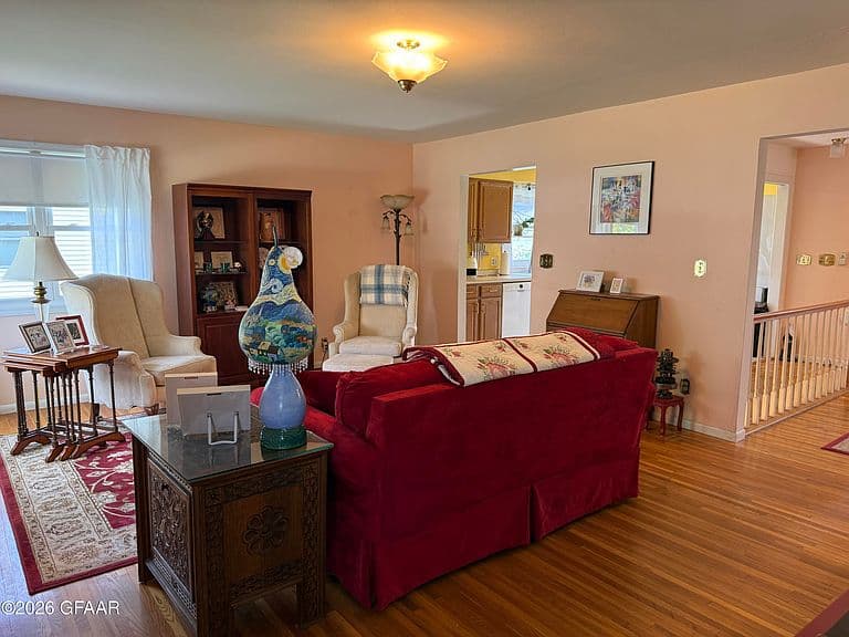 1119 Sunset Dr photo 2