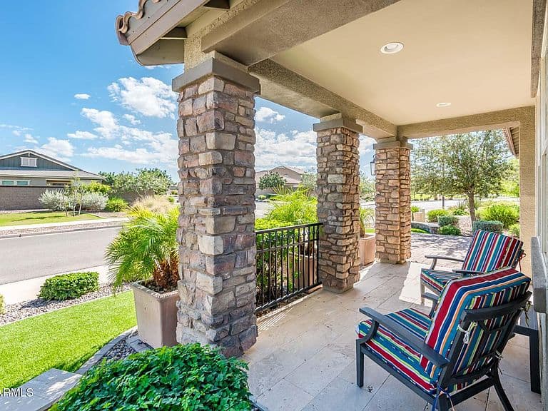 34762 N ARCADIA Drive photo 4