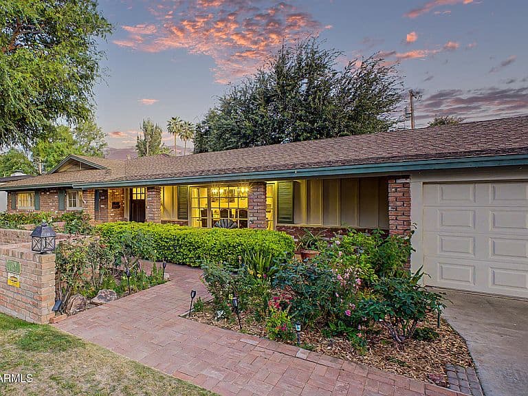 309 W FLYNN Lane photo 4