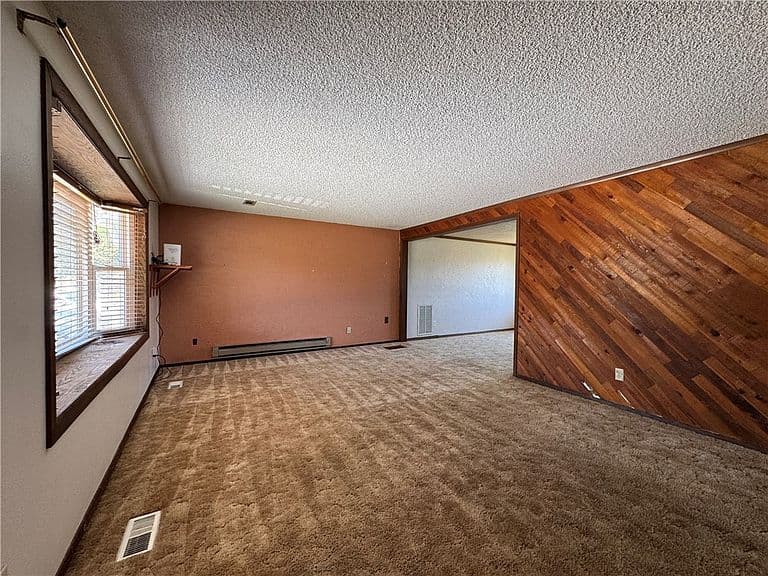 909 Olive Dr photo 5