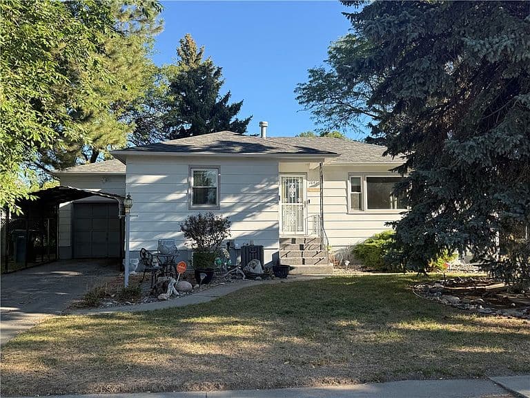1641 Custer Ave photo 2