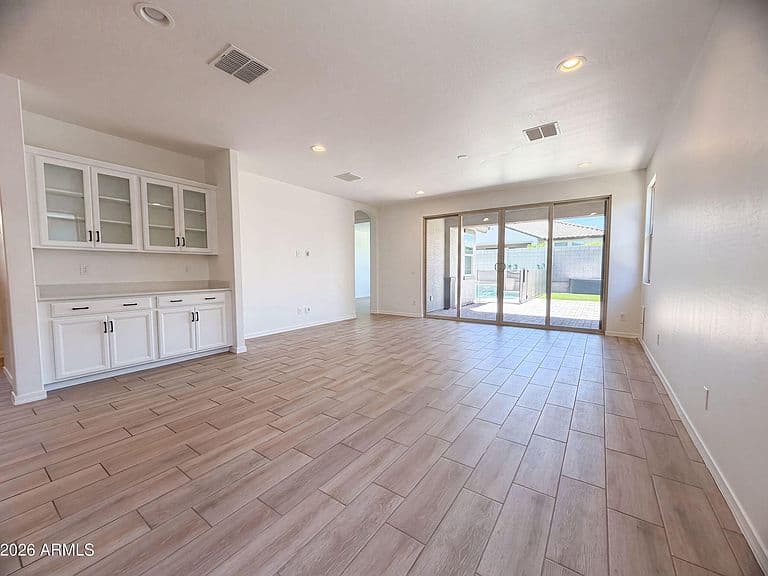 2831 W RAINBOW Drive photo 3