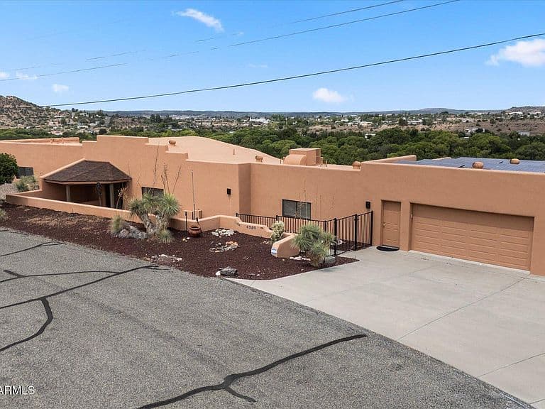 4580 E ROUNDUP Road photo 2