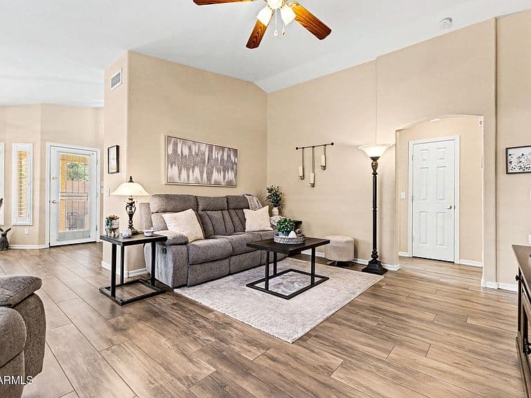 3609 E HAZELTINE Way photo 2