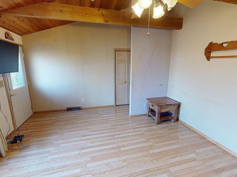 421 W Charish St photo 5