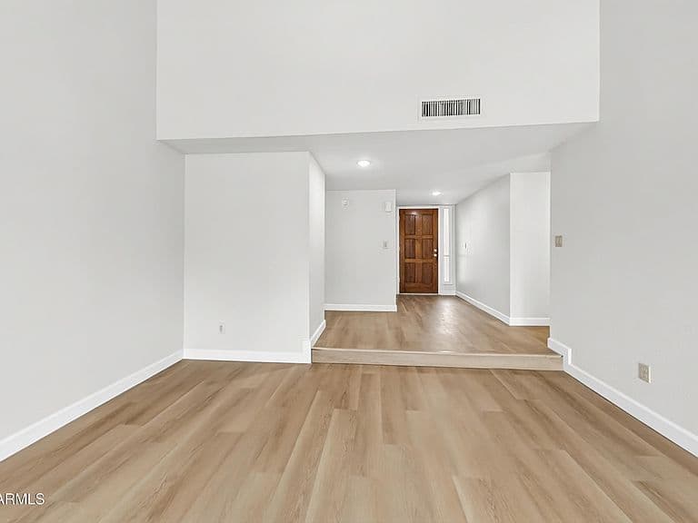 14635 N 48TH Place photo 2