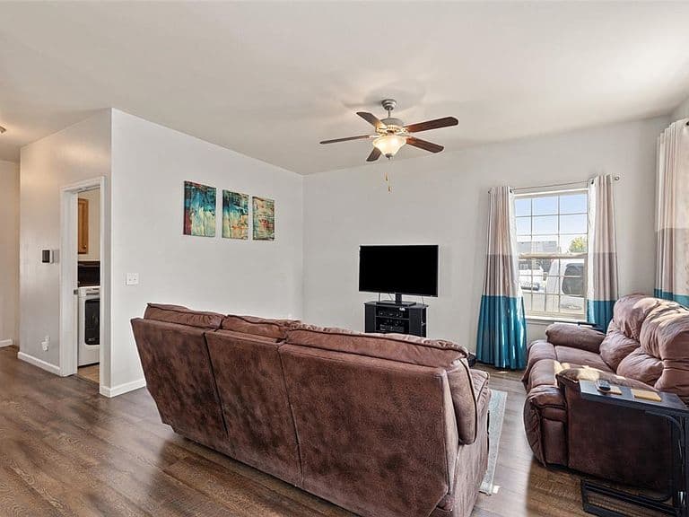 1409 Matador Ave photo 5
