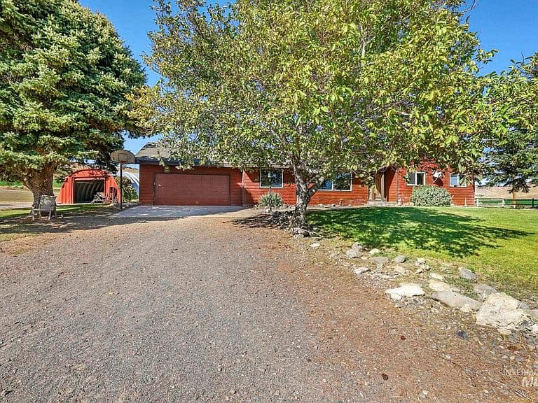 4296 W Arrow Head Dr photo 3