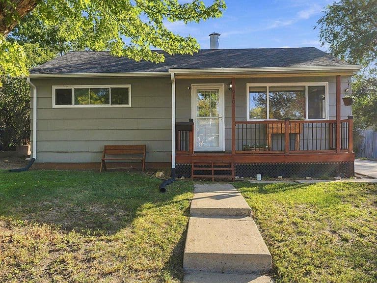 910 Allen Ave photo 2