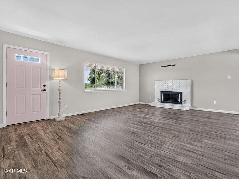 544 Roma Ave photo 4