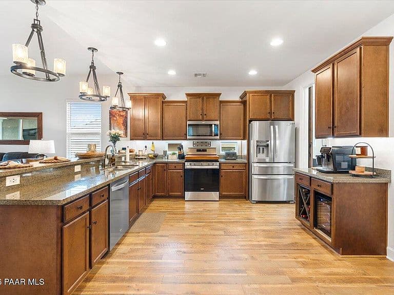 1420 Varsity Dr photo 5