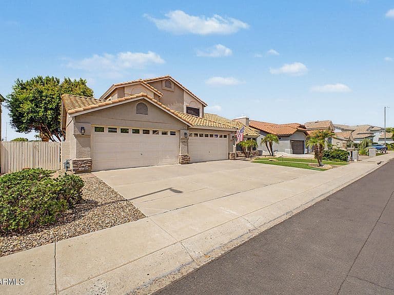 5483 W MELINDA Lane photo 4