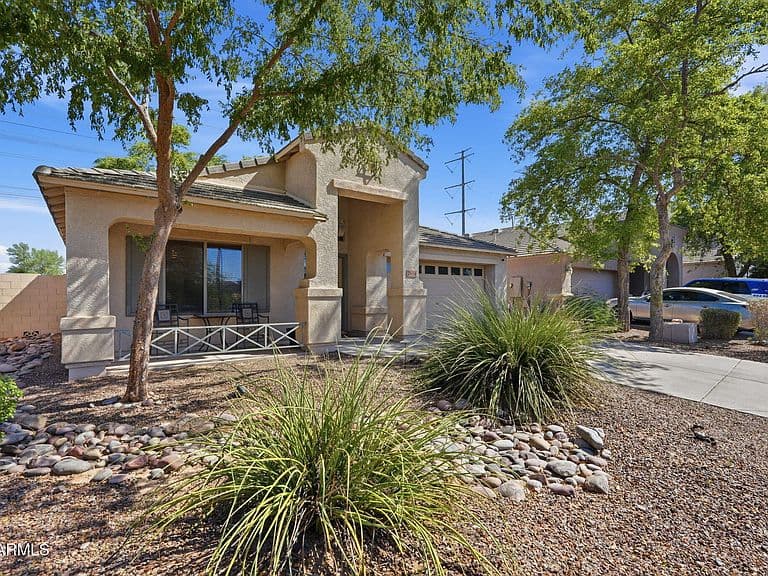 2834 E SAGUARO PARK Lane photo 2