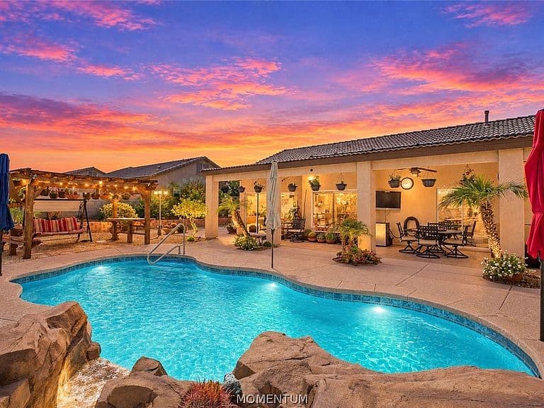 2751 La Paloma Drive photo 4
