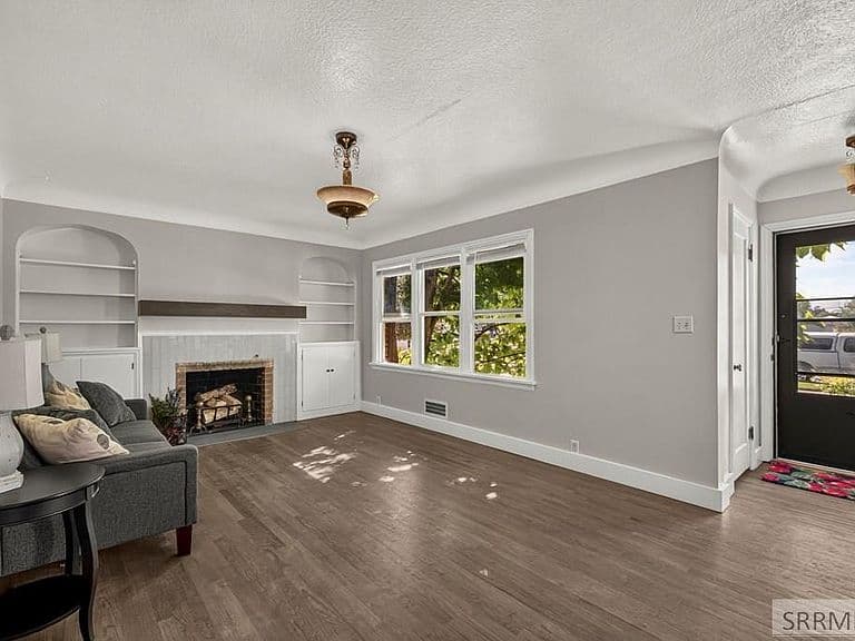 851 S Shilling Ave photo 5