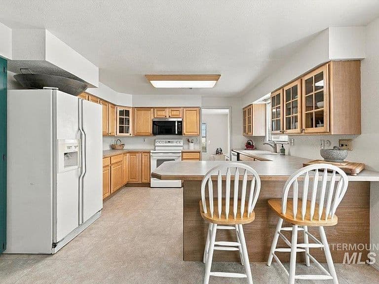 5890 N Gary Ln photo 3