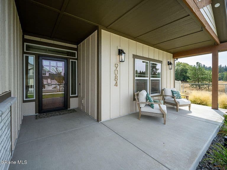 9084 N Secretariat Ln photo 4