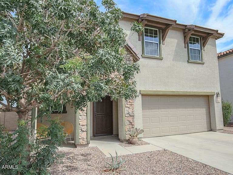 820 E CONSTANCE Way photo 3