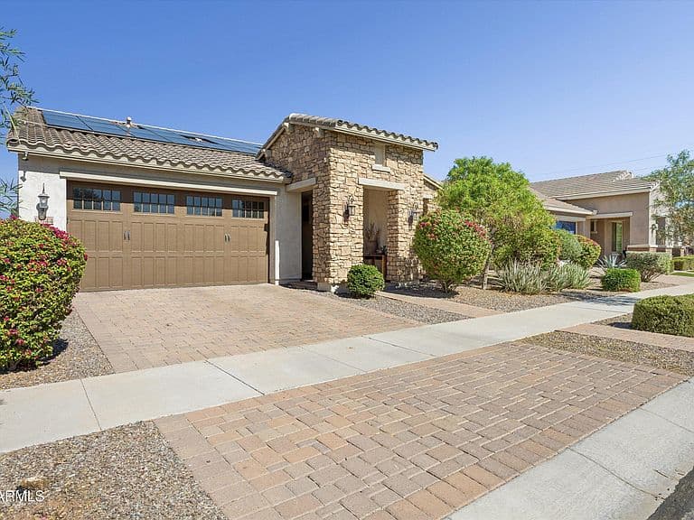 10744 E SHEFFIELD Drive photo 2