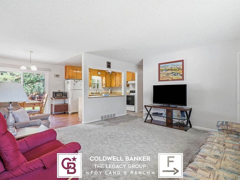 150 Dahlia St photo 5