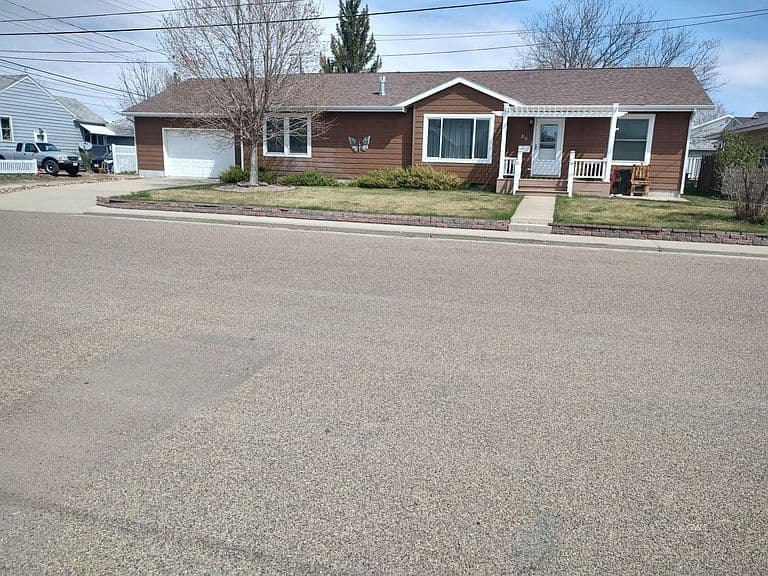 210 Clay St photo 2