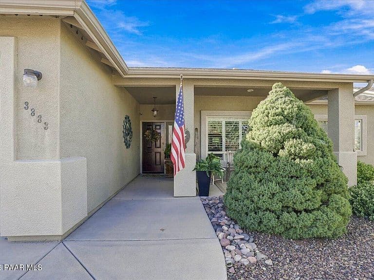 3883 N Fairfax Rd photo 2