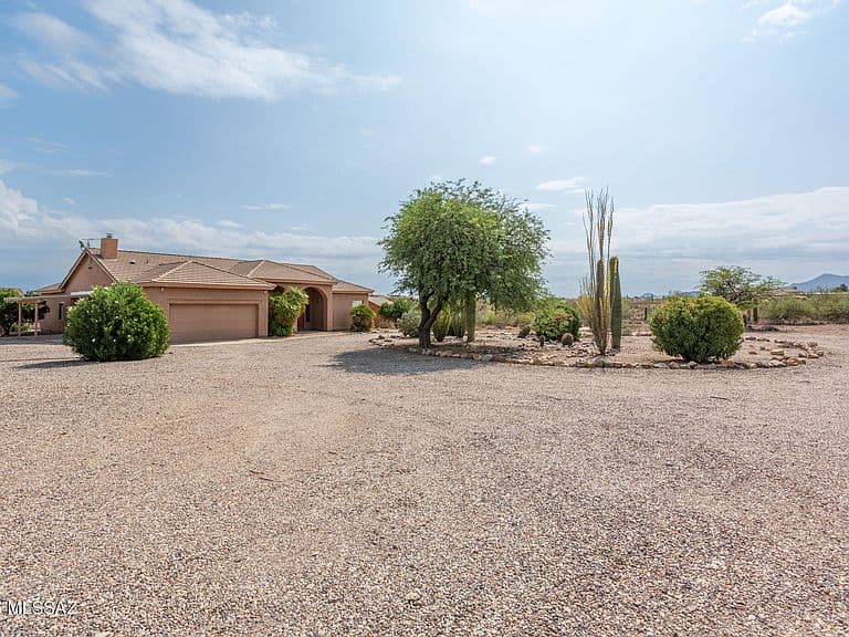 3860 N El Moraga Dr photo 4