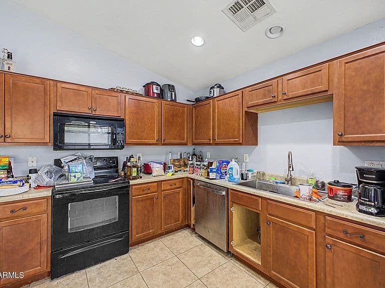 36781 W Mondragone Lane photo 2