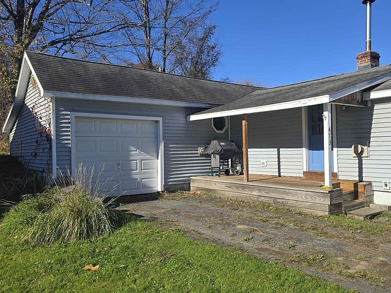473 Elm Street photo 1