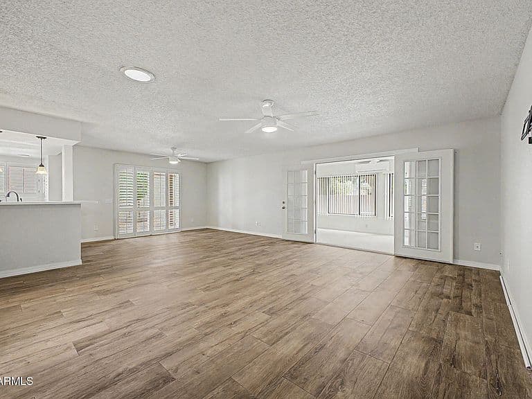 10401 E TWILIGHT Drive photo 3