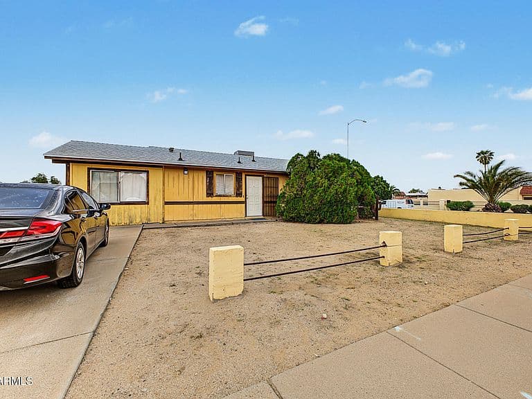 1860 N REVOLTA Circle photo 5