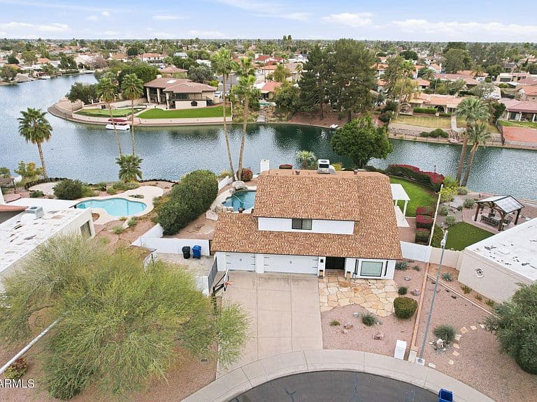 2543 W Madero Ave photo 1