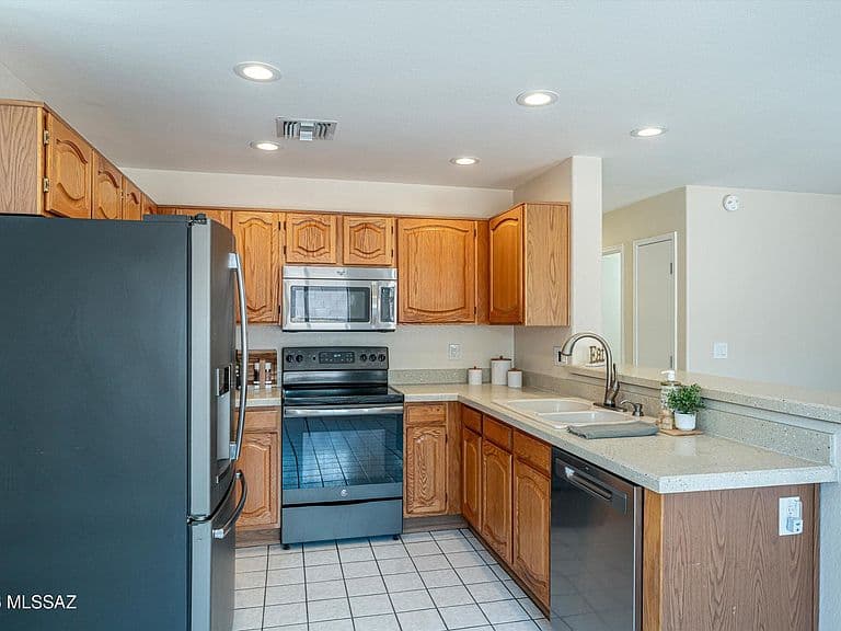 5317 W Swallow Dr photo 2