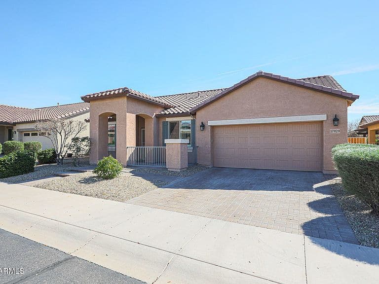 17929 W GLENHAVEN Drive photo 2