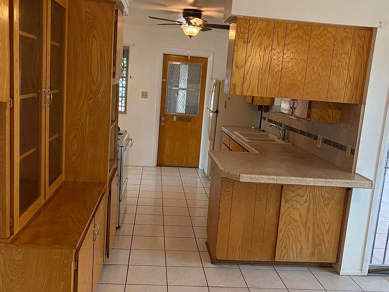 5708 E UNIVERSITY Drive photo 5