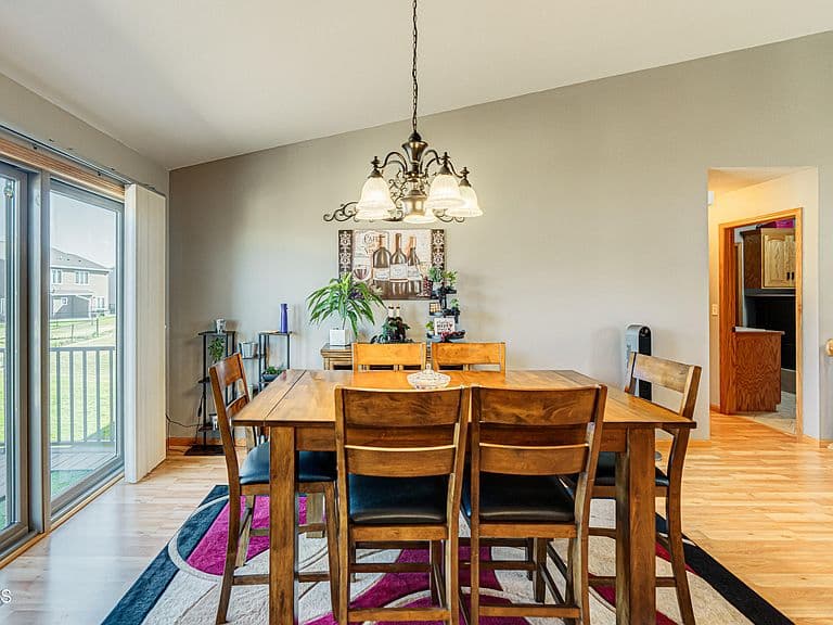 5024 Driftwood Ln photo 3