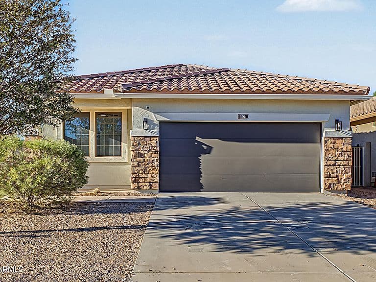45070 W WINDROSE Drive photo 4