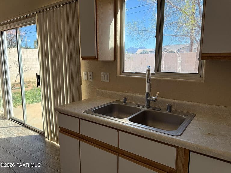 3562 Heather Ave photo 4