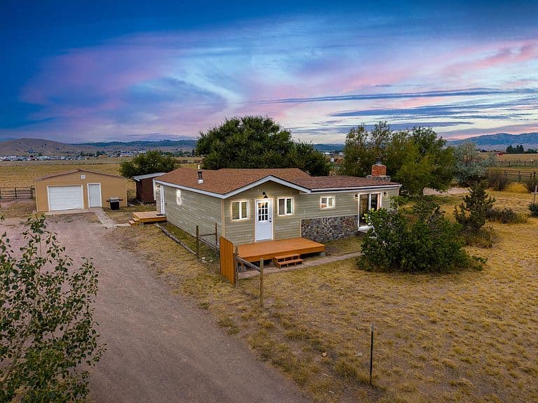 7988 Bergren Dr photo 2