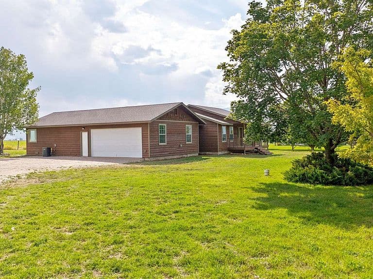 813 Bass Ln photo 5