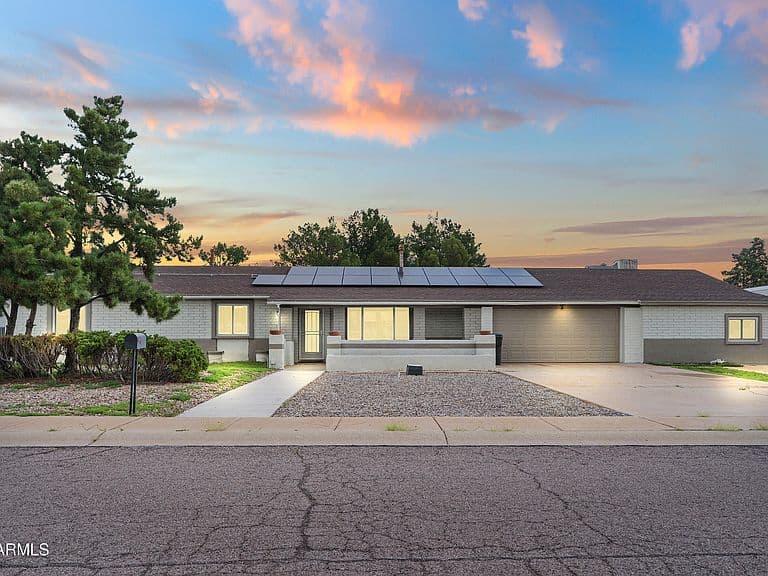 1931 E CRISTINA Avenue photo 1