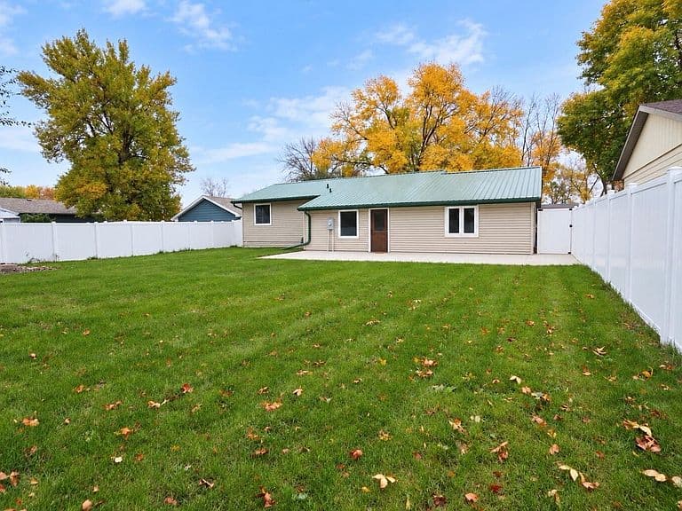 421 Kettering Dr photo 3