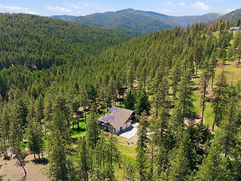 5088 Skyway Dr photo 1
